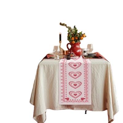 China Eco-Friendly Happy Heart Shaped Rectangle Table Runners Valentine's Day Non-Slip Table Runner For Farm Wedding Party Holiday Dinner Home for sale