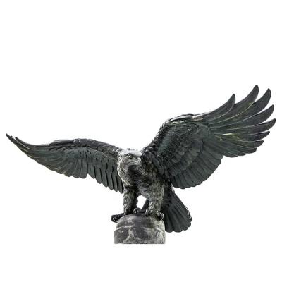 China Europe Customized Indoor And Outdoor Garden Decoration Sculpture,Cast Bronze Flying Eagle Statue for sale