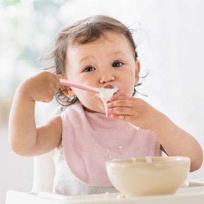 China BPA Free Shenzhen Baby Cartoon Weaning Learning Soup Pocket Lean Baby Silicone Half Spoon for sale