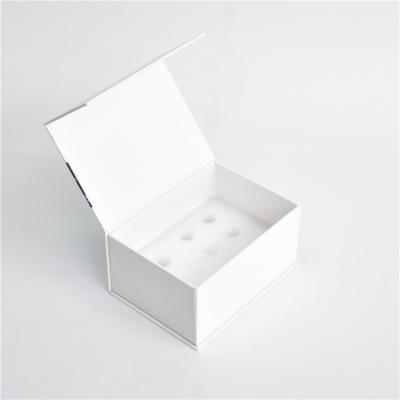 China Biodegradable China Factory Vendor Logo Packaging Custom Flat Box Gift Magnetic Lid Closures Gift Box for sale