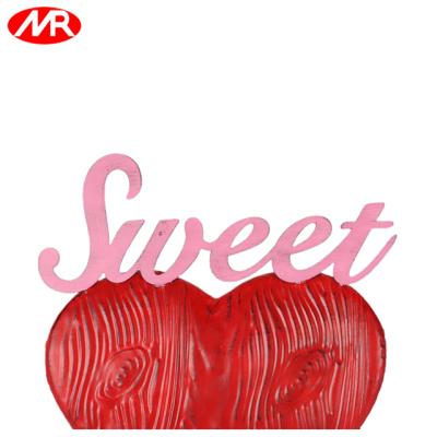 China Simple Valentines Metal Wall Hanging Love Decorating Art Decorations Accessories For Home Luxury for sale