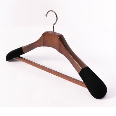 China Flat Antique Gold Staples Metal Clothes Coat Hook Antique Vintage Wooden Hanger for sale