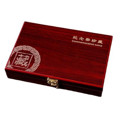 China New Style Good Quality 32*23.5*5.8mm Handmade Coin Display Case 100 Adjustable Wooden Box for sale