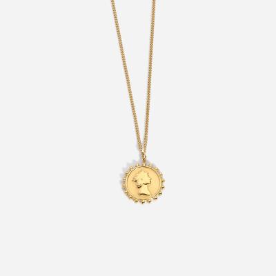 China FASHIONABLE New Queen Elizabeth Three Dimensional Head Relief Pendant Necklace 18K Gold Plated Stainless Steel Round Necklace for sale