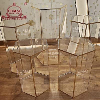 China 2021 Newest Design Wedding/Events Clear Acrylic Cake Stand Elegant Wedding for sale