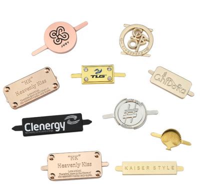 Κίνα High Quality Eco-Friendly/High Quality/Cheap Price Custom Engraved Embossed Logo Metal Name Plates Tag Label For Handbags προς πώληση