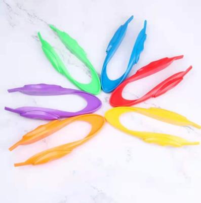 China Plastic Children's Science and Education Tweezers Color Colorful Insect Outdoor Catch Observation Kit Science Toys Exploration Tweezers for sale