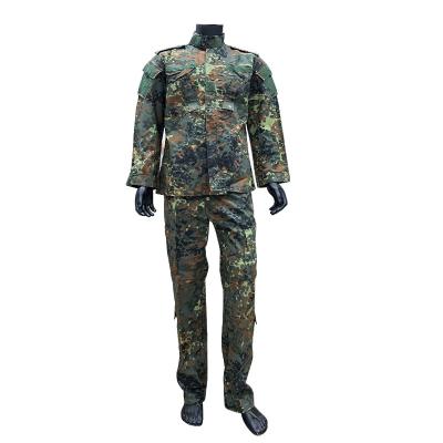 China Polyester/Cotton Outdoor Sport Uniform Coat and Pants For Training 7 Days Sample Order for sale