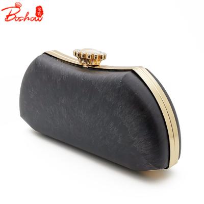 China Difform Wholesale 21.2cm*10cm Handbags Grab Frame Ladies Night Bags Plastic Box Women Wallet Metal Accessories Zinc Flower BS030302 for sale