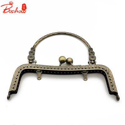 China Concave/Sew Hole/DIY/Zinc Handle Wholesale 16.5cm Concave Purse Clutch Frame With Handle Zinc Alloy Handbags Metal Accessories Sew Hole Part For Wallet BS010401 for sale