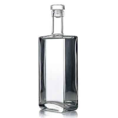 China Wholesale Fast Delivery 500ML Empty Clear Glass Wine Bottle Juniper Liquor Bottle Eco-friendly Recyclable For Juniper Vodka Whiskey With Cork for sale