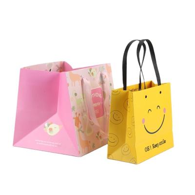 China Famous Recyclable Wholesale Cheap Price Gift Paper Bag Small Paper Packaging For Restaurant for sale