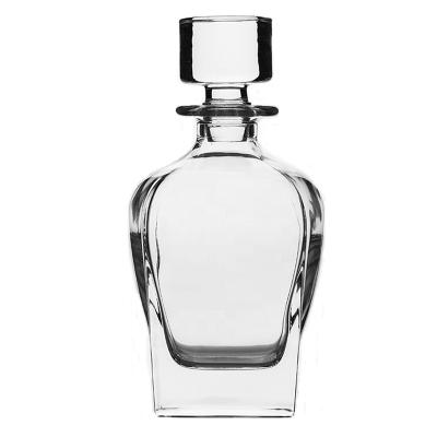 China Lead Free Square 700ml Crystal Whiskey Bottle Glass Whiskey Decanter Viable for sale