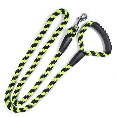 China Available Sale Customized Pet Supplies New Style Durable Dog Vest Rope Dog Leash and Dog Leash Set for sale