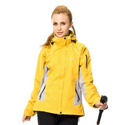 China Warm Breathable Skiing Women's Two-piece Outerwear Windproof Autumn And Winter Mountaineering Clothing Three-in-One Shell Jacket for sale