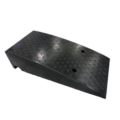 China Road Equipments 40*80*19CM Quality Guaranteed Quality Slope Black Locking Protection High Along Road Road Rubber Ramp for sale