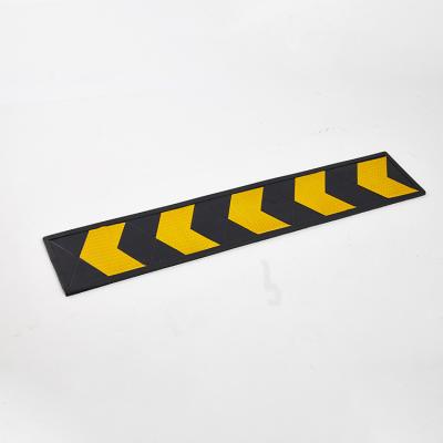 China 100*20*0.8cm Hotel Quick-Supply Rubber Corner Guard Reflective Garage Baseboard for sale