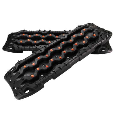 China FIERYRED 15 Tons Load Capacity Sports Vehicle Car 4x4 Recovery Tracks With Orange Metal Studs Black Sand Recovery Tracks Tips for sale