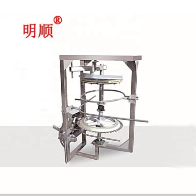 China Automatic POULTRY Chicken Feet Cutting Machine / Chicken Claw Cutter for sale