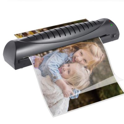 China 0.6 mm Dikte A4 Pouch Laminator LM2006 met afgifte voor fotopapier Te koop