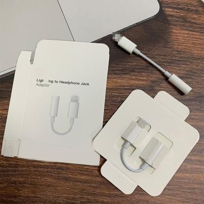 China Hot Selling Super Filling 8pin White Lighting Jack Earphone To 3.5mm Audio Jack Adapter For Iphone Voice Call Adapter for sale