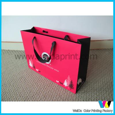 China CMYK Little red For Daily Commodities / Toys Paper Gift Bags with flat rope for sale