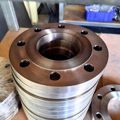 China Flange de fundición forjada resistente a la corrosión con acabado de arena y aleación de titanio en venta