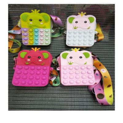 China 1.82 Dollar Waterproof Model YH-GJB006 Class Newest Styles 7.5x10.5cm Silicone Kid Toys Bag For Kids Girls for sale