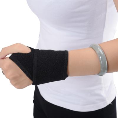 China Weightlifting /Power Lifting Therapy Bracelet Wrist Support Magnetic Self-Heating Brace Protector for sale