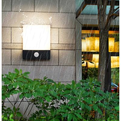 China Modern Outdoor Square Human Body Induction Waterproof Sensor 8029black Wall Lamp for sale