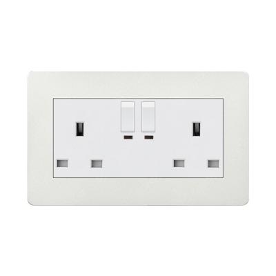 China Mordern 13A White Plastic Dual UK Plug for sale