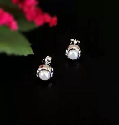 China CLASSIC 925 Retro Version Concave-convex Freshwater Temperament Pearl Korean Simple Silver Stud Earrings for sale