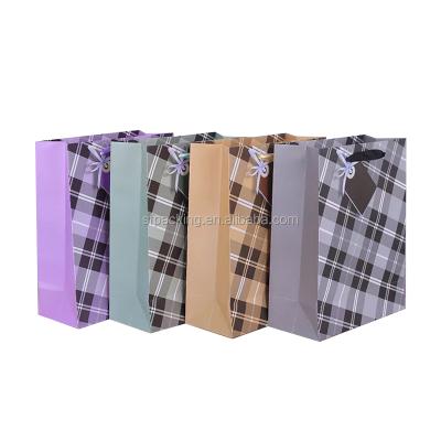 China Customized Designs Recyclable White Cardboard Gift Paper Bags for sale