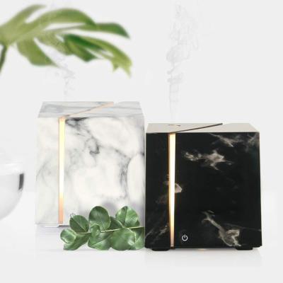 China Comfortable Aromatherapy Diffusers Essential Sensation Humidifier Desktop Ultrasonic Oil Diffuser Humidifiers for sale