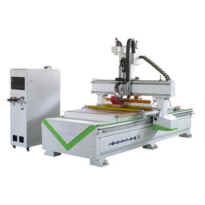 China Wholesale Hotels Wood ATC Router Factory Quality Panel Furniture CNC Cutting Engraving Machine 12 Tool Magazine ATC For Cabinet Door for sale