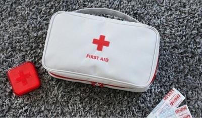 China Multipurpose Large Capacity Outdoor Emergency Medical Equipment Hospital Portable Nylon First Aid Small Bag for sale