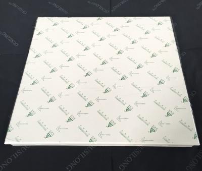 China 600 x 600mm einfaches Metallnicht rostende Aluminiumdecke deckt Klipp in der falschen Deckenverkleidung mit Ziegeln zu verkaufen