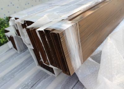 China Asphaltieren Sie lineare u-Aluminiumprofil-Schirm-Decke mit verschiedenem Holz wie den verfügbaren Farben zu verkaufen