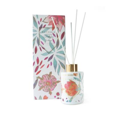 China Factory Price 120ml Viable Customized Aroma Reed Diffuser In Floral Glass Bottle With White Box for sale