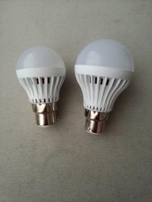 Chine 7W B22 a mené les lumières d'ampoule Ra75 580lm avec la durée de longue durée 50000Hours, le rendement 3-12W élevé à vendre