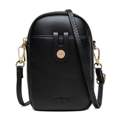 China 2022 New Waterproof Wholesale Large Capacity Mobile Phone Bag Fashion Half Around Soft PU Women's Single Shoulder Bag for sale