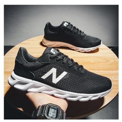 China Fashion trend ready to ship black sneakers for sale