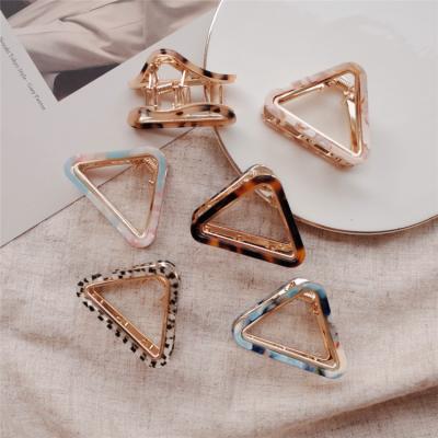 China Hot Selling Girls Hair Decoration Acetate Hair Claws Triangle Alloy Hair Claw Cut Simple Luxury Hair Claws For Girls for sale