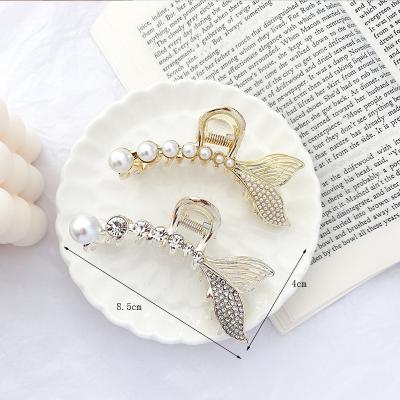 China 8.5cm*4cm Gold Korean Soft Metal Fish Shapes Rhinestone Hair Claw Alloy Hair Claw Metal Bead Fishtail Handle for sale