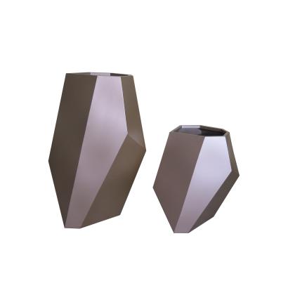 Cina 2020 New Style Modern Modern Appearance Garden Planters Metal Flower Pots in vendita