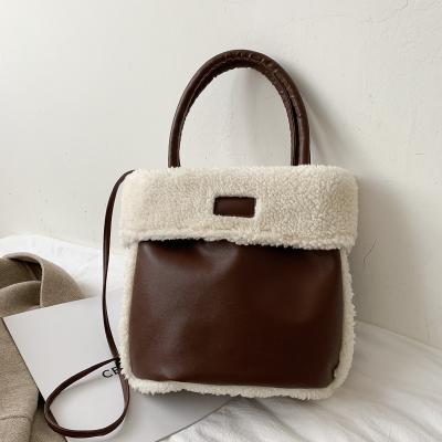 China Fashion New Arrival Winter Faux Fur Ladies Handbag Simple Design Women Bucket Bag for sale