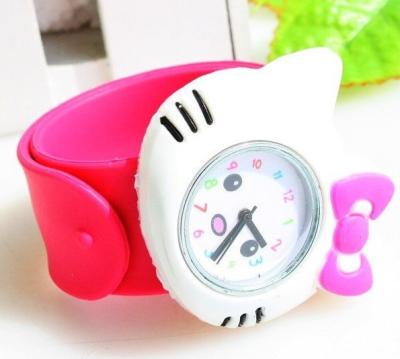 China Classic Silicone Belt Crystal Lady Hello Kitty / Slap / Gifts Stylish Silicone Wristband Watch for sale