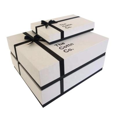 China Recycled Materials Customized Birthday Bridesmaid Jewelry Small White Packaging Paper Gift Box With Lid for sale