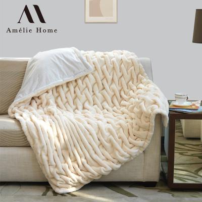 China Amelie Home Fuzzy Minky Plush Polyester Chunky Knit Blanket Designer Warm Folded Blanket Blanket for sale