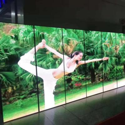 China Indoor Full Color LED Screen Commercial Advertising P2.5/P3 Mirror Indoor Led Screen Poster Led Screen / Floor Standing Led for sale